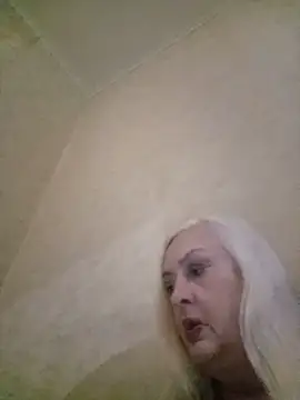 Snapshot of Julia20X chatting on June 4, 2026, 2:12 pm Julia20X online show from June 4, 2026, 2:12 pm