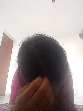 Snapshot of Shaniya03 chatting on May 4, 2026, 10:11 am Shaniya03 online show from May 4, 2026, 10:11 am