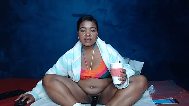 Snapshot of CaramelBaddie16 chatting on June 5, 2026, 6:13 pm CaramelBaddie16 online show from June 5, 2026, 6:13 pm