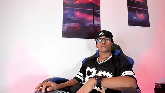 LiamKron online show from July 13, 2026, 11:13 am