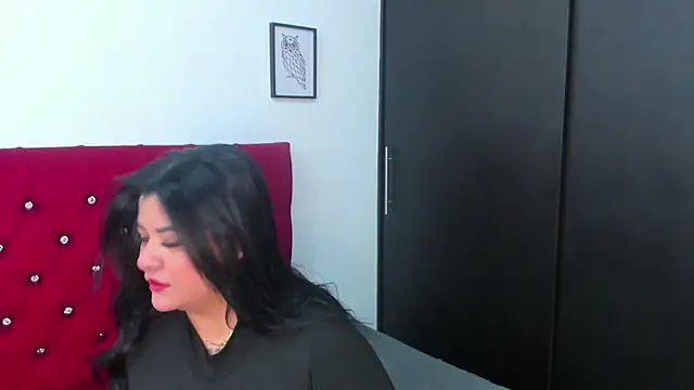 Snapshot of Katty_West chatting on April 13, 2026, 7:41 pm Katty West online show from April 13, 2026, 7:41 pm