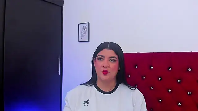 Snapshot of Katty_West chatting on May 26, 2026, 7:43 pm Katty West online show from May 26, 2026, 7:43 pm