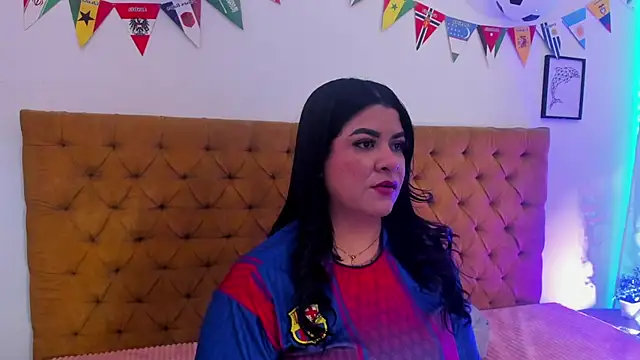 Snapshot of Katty_West chatting on June 25, 2026, 7:18 pm Katty West online show from June 25, 2026, 7:18 pm