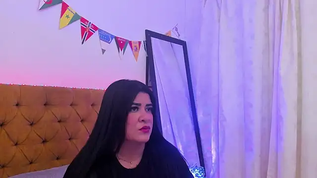 Snapshot of Katty_West chatting on July 4, 2026, 7:09 pm Katty West online show from July 4, 2026, 7:09 pm