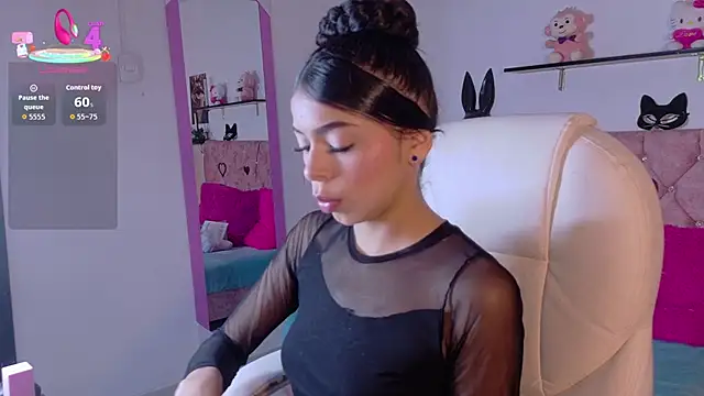VelinaHoney online show from April 29, 2026, 12:53 pm