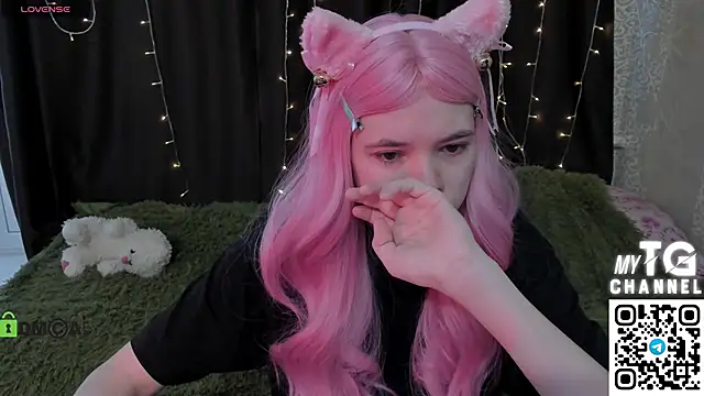 MisaRisaChan online show from April 18, 2026, 6:39 am