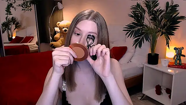 Snapshot of cheeky_chick chatting on July 12, 2026, 8:33 pm cheeky chick online show from July 12, 2026, 8:33 pm