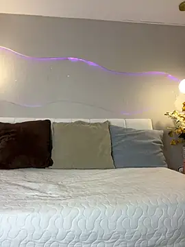 SamaraSmithX online show from April 12, 2026, 12:32 pm