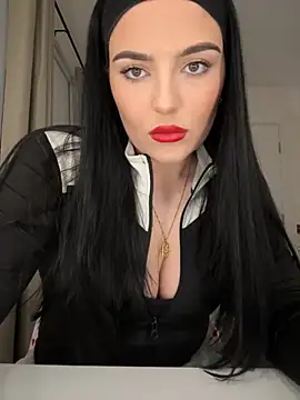 XXXBrunetteXXX XO online show from April 8, 2026, 9:59 pm