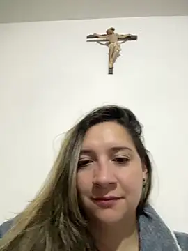 Snapshot of belucci_vale chatting on April 18, 2026, 9:13 am belucci vale online show from April 18, 2026, 9:13 am