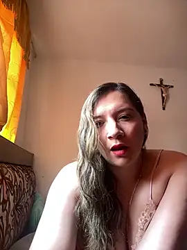 Snapshot of belucci_vale chatting on April 21, 2026, 6:34 pm belucci vale online show from April 21, 2026, 6:34 pm