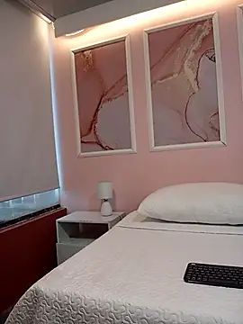 Taylor Marie  online show from April 15, 2026, 12:12 pm