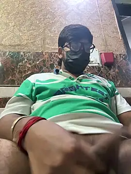 Snapshot of Badbuddy00 chatting on April 13, 2026, 6:13 pm Badbuddy00 online show from April 13, 2026, 6:13 pm