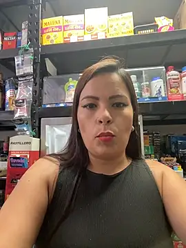 MIA ROSSEEE online show from June 5, 2026, 7:52 pm