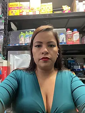 MIA ROSSEEE online show from June 9, 2026, 8:42 pm