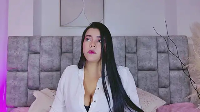 Snapshot of FloraKamelia chatting on April 10, 2026, 8:13 pm FloraKamelia online show from April 10, 2026, 8:13 pm