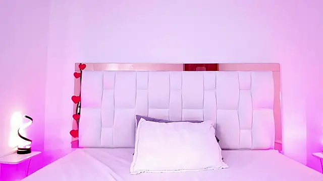 Madeline curvy online show from April 11, 2026, 7:07 pm