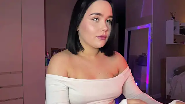 lola raze online show from May 27, 2026, 8:39 pm