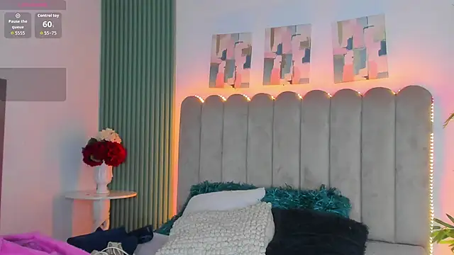 Snapshot of Layla_amirah chatting on May 3, 2026, 2:39 am Layla amirah online show from May 3, 2026, 2:39 am
