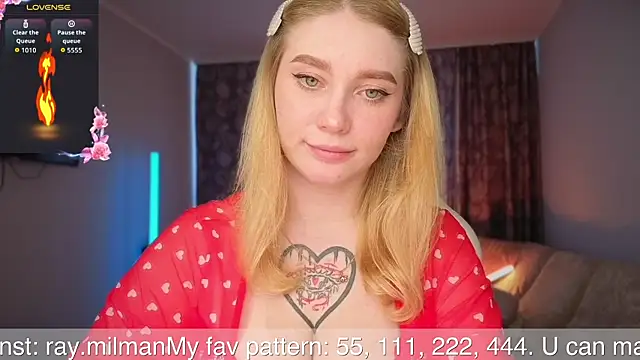 Snapshot of AliceMilr chatting on June 25, 2026, 8:30 am AliceMilr online show from June 25, 2026, 8:30 am