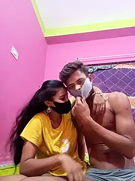 Hot-Couple4 online show from April 17, 2026, 4:54 pm