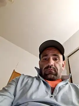 Snapshot of fitguy4u chatting on May 24, 2026, 6:40 am fitguy4u online show from May 24, 2026, 6:40 am