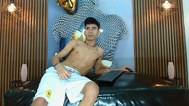 Snapshot of Skinny_cute_Alyer chatting on April 25, 2026, 2:14 am Skinny cute Alyer online show from April 25, 2026, 2:14 am