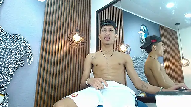Snapshot of Skinny_cute_Alyer chatting on April 28, 2026, 2:27 am Skinny cute Alyer online show from April 28, 2026, 2:27 am
