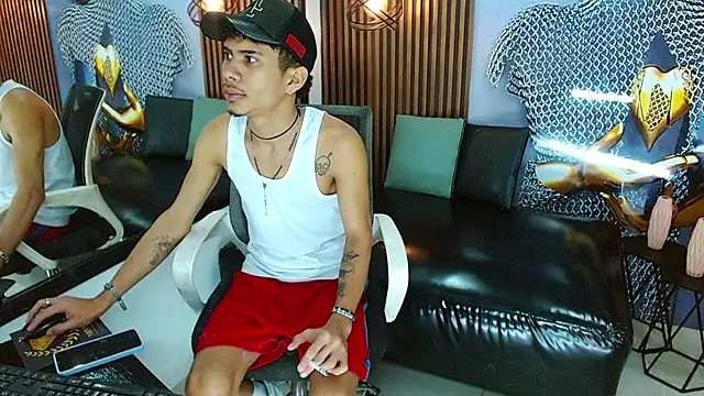 Snapshot of Skinny_cute_Alyer chatting on May 17, 2026, 2:31 am Skinny cute Alyer online show from May 17, 2026, 2:31 am