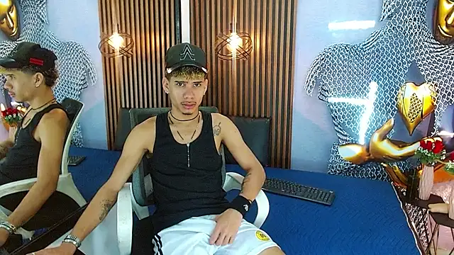Snapshot of Skinny_cute_Alyer chatting on May 24, 2026, 1:43 am Skinny cute Alyer online show from May 24, 2026, 1:43 am