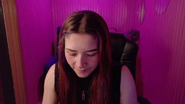 Snapshot of Emily_Cherry_ chatting on May 29, 2026, 4:05 pm Emily Cherry online show from May 29, 2026, 4:05 pm