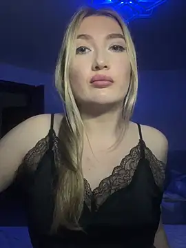 Snapshot of Mira_royy chatting on May 27, 2026, 5:54 pm Mira royy online show from May 27, 2026, 5:54 pm