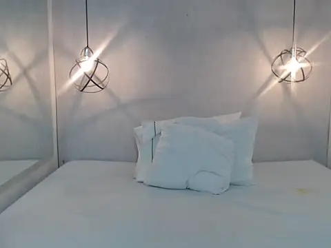 Migatica johnson12 online show from April 18, 2026, 2:59 am