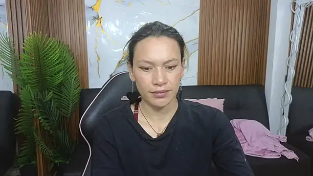 Snapshot of alonddra_tay chatting on June 8, 2026, 11:32 am alonddra tay online show from June 8, 2026, 11:32 am