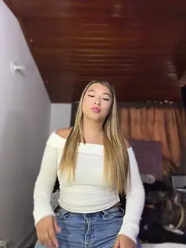 Snapshot of BarbieBoss__ chatting on April 9, 2026, 7:30 pm BarbieBoss online show from April 9, 2026, 7:30 pm