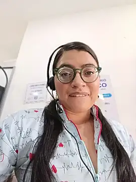 Snapshot of SOFI__10 chatting on July 16, 2026, 12:22 pm SOFI 10 online show from July 16, 2026, 12:22 pm