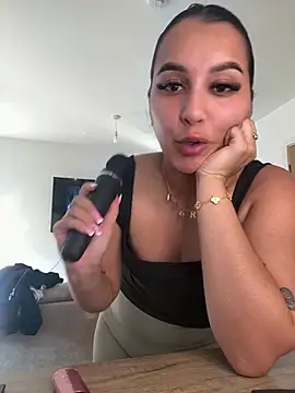 Miavelvetxoxo online show from June 23, 2026, 5:33 pm