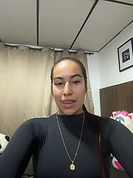 Aitana Lux online show from June 3, 2026, 3:42 am