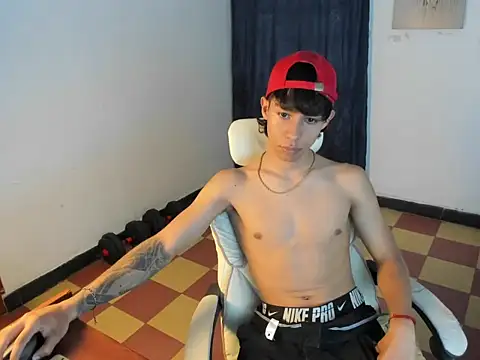 orrduz06 online show from April 12, 2026, 1:43 am