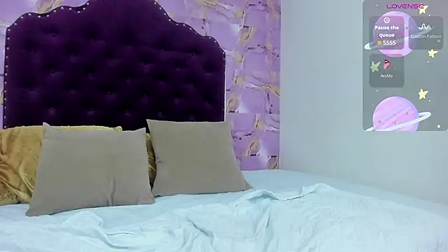 Snapshot of luna_bloomm_ chatting on July 15, 2026, 4:07 am luna bloomm online show from July 15, 2026, 4:07 am