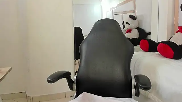 Snapshot of vanel_lope chatting on May 16, 2026, 12:40 am vanel lope online show from May 16, 2026, 12:40 am