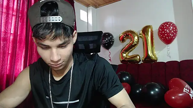 Snapshot of Marck-Pro chatting on June 12, 2026, 4:28 pm Marck-Pro online show from June 12, 2026, 4:28 pm