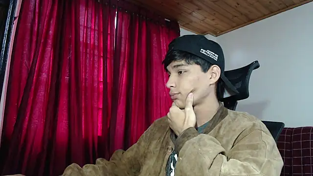 Snapshot of Marck-Pro chatting on July 18, 2026, 12:20 pm Marck-Pro online show from July 18, 2026, 12:20 pm