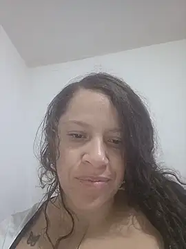angelplu online show from May 9, 2026, 1:44 am