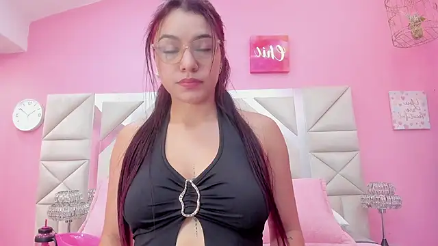 Snapshot of luna_hix chatting on June 17, 2026, 12:40 pm luna hix online show from June 17, 2026, 12:40 pm