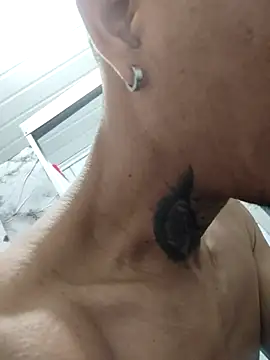 elchamogabotiktok online show from April 18, 2026, 11:03 am