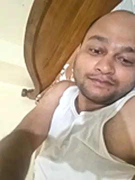 Snapshot of thenudemale chatting on May 17, 2026, 5:38 am thenudemale online show from May 17, 2026, 5:38 am