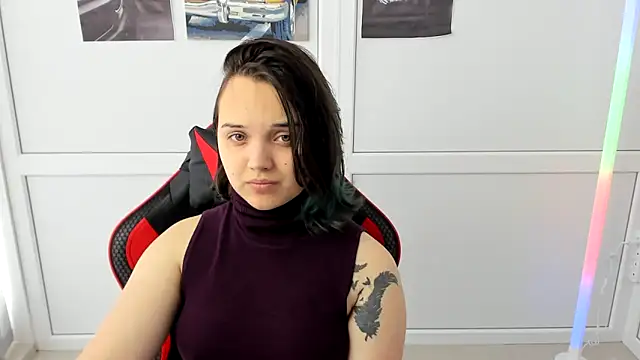 Snapshot of Caroline_cutte chatting on May 13, 2026, 6:44 am Caroline cutte online show from May 13, 2026, 6:44 am