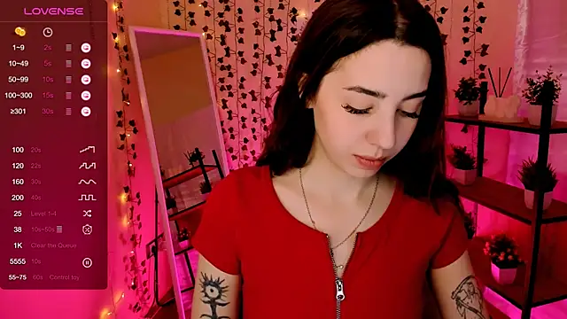 Snapshot of CharliGrace_ chatting on May 2, 2026, 8:08 am CharliGrace online show from May 2, 2026, 8:08 am