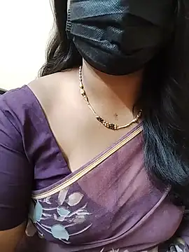 Snapshot of Stephaniee27 chatting on July 1, 2026, 8:49 am Stephaniee27 online show from July 1, 2026, 8:49 am